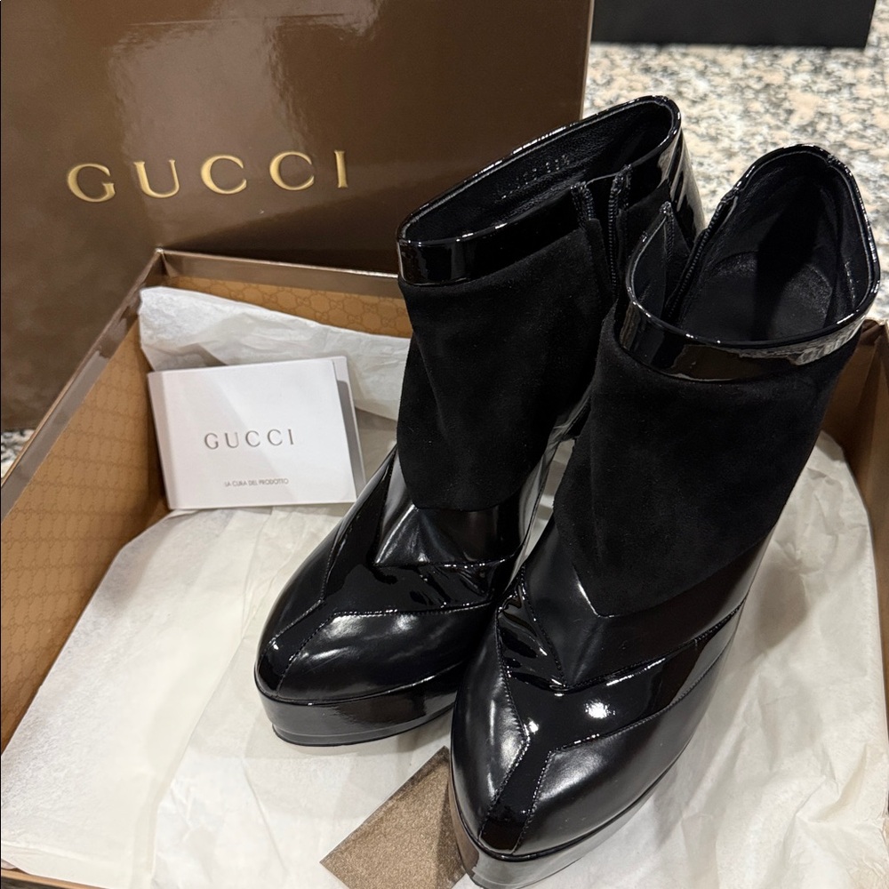 Gucci Glossy Black Leather Ankle Boots